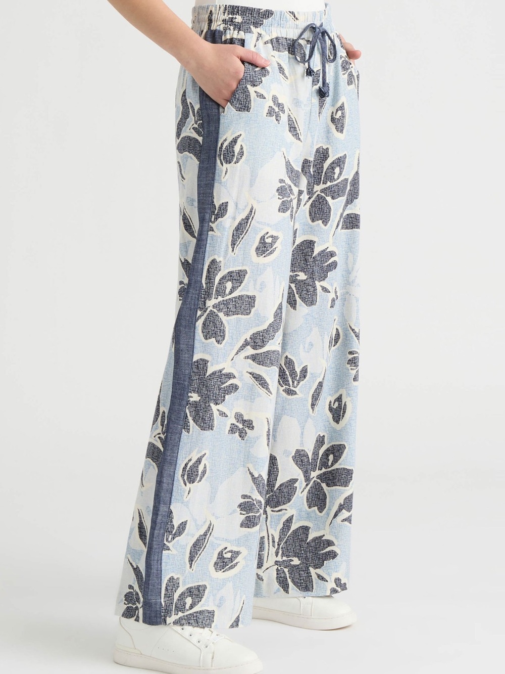 NVLT Etched Flower Print Linen-Blend Pants in Blue